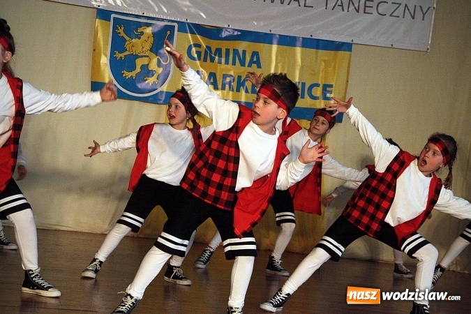 Zdjęcie w galerii na portalu naszwodzislaw.com: Kolejna edycja festiwalu tanecznego Aplauz w Marklowicach. Zatańczyła nawet... Cruella de Mon wiadomości z regionu