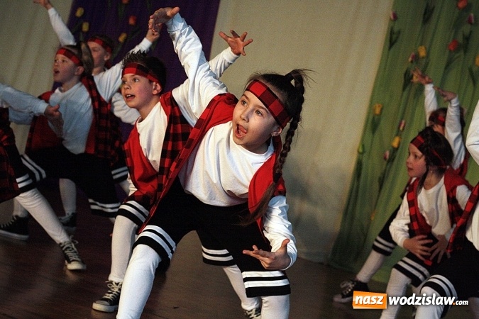 Zdjęcie w galerii na portalu naszwodzislaw.com: Kolejna edycja festiwalu tanecznego Aplauz w Marklowicach. Zatańczyła nawet... Cruella de Mon wiadomości z regionu