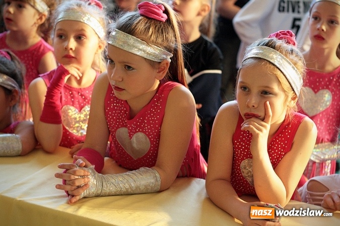 Zdjęcie w galerii na portalu naszwodzislaw.com: Kolejna edycja festiwalu tanecznego Aplauz w Marklowicach. Zatańczyła nawet... Cruella de Mon wiadomości z regionu