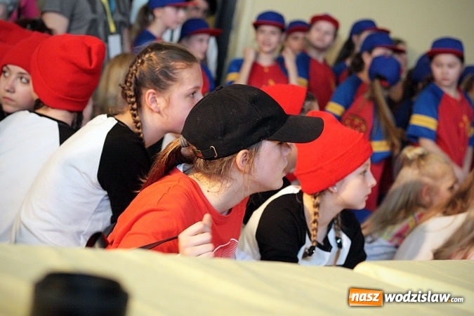 Zdjęcie w galerii na portalu naszwodzislaw.com: Kolejna edycja festiwalu tanecznego Aplauz w Marklowicach. Zatańczyła nawet... Cruella de Mon wiadomości z regionu