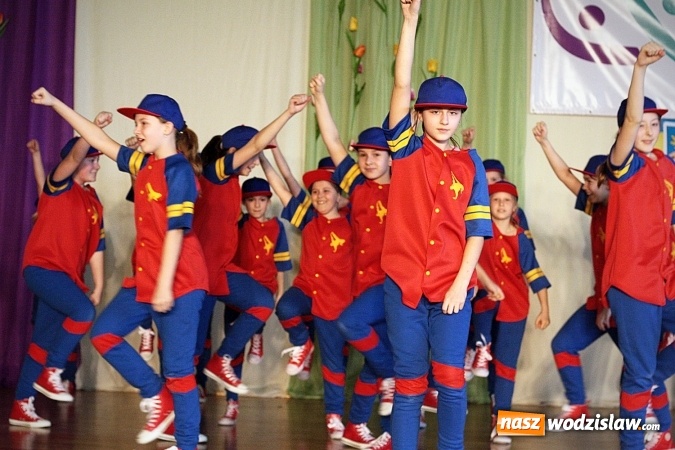 Zdjęcie w galerii na portalu naszwodzislaw.com: Kolejna edycja festiwalu tanecznego Aplauz w Marklowicach. Zatańczyła nawet... Cruella de Mon wiadomości z regionu