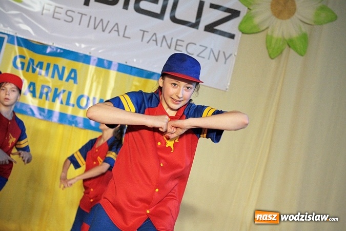 Zdjęcie w galerii na portalu naszwodzislaw.com: Kolejna edycja festiwalu tanecznego Aplauz w Marklowicach. Zatańczyła nawet... Cruella de Mon wiadomości z regionu