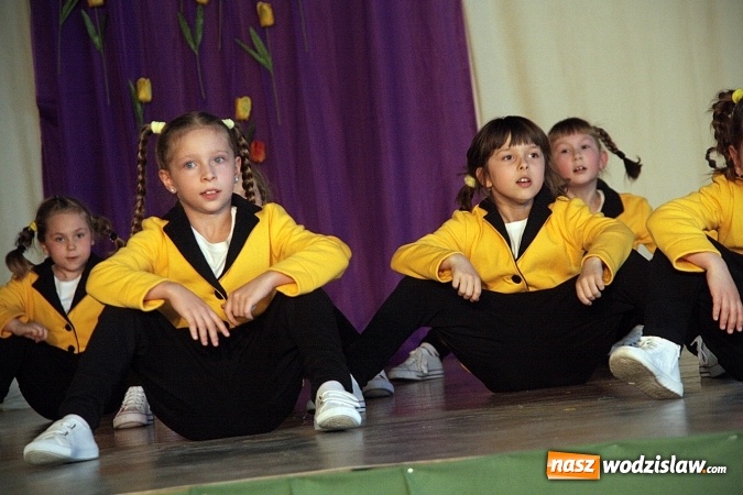Zdjęcie w galerii na portalu naszwodzislaw.com: Kolejna edycja festiwalu tanecznego Aplauz w Marklowicach. Zatańczyła nawet... Cruella de Mon wiadomości z regionu