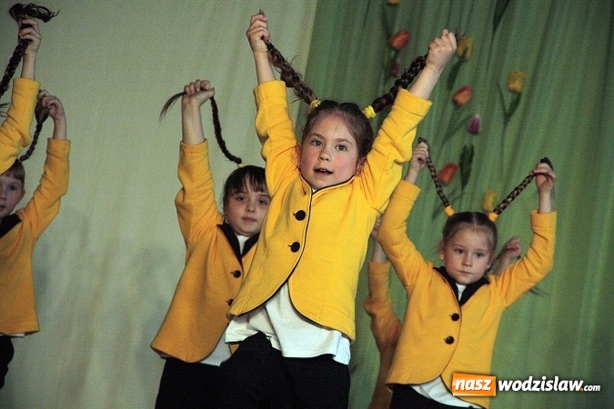 Zdjęcie w galerii na portalu naszwodzislaw.com: Kolejna edycja festiwalu tanecznego Aplauz w Marklowicach. Zatańczyła nawet... Cruella de Mon wiadomości z regionu