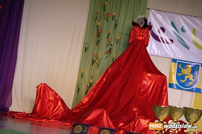 Zdjęcie w galerii na portalu naszwodzislaw.com: Kolejna edycja festiwalu tanecznego Aplauz w Marklowicach. Zatańczyła nawet... Cruella de Mon wiadomości z regionu