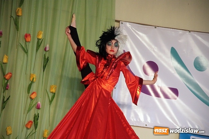 Zdjęcie w galerii na portalu naszwodzislaw.com: Kolejna edycja festiwalu tanecznego Aplauz w Marklowicach. Zatańczyła nawet... Cruella de Mon wiadomości z regionu