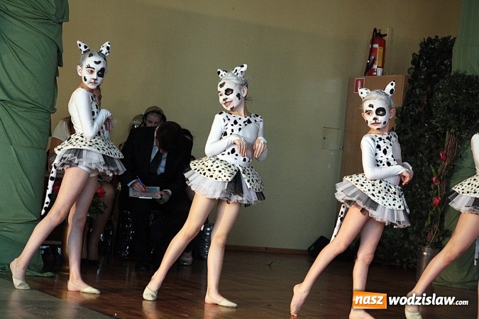 Zdjęcie w galerii na portalu naszwodzislaw.com: Kolejna edycja festiwalu tanecznego Aplauz w Marklowicach. Zatańczyła nawet... Cruella de Mon wiadomości z regionu