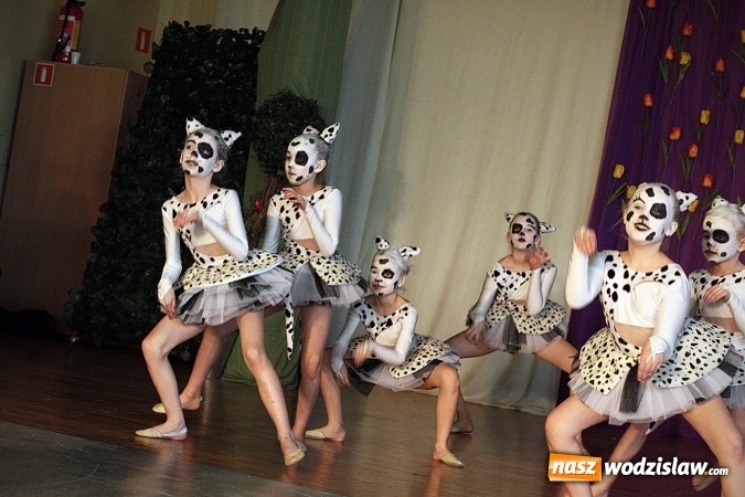 Zdjęcie w galerii na portalu naszwodzislaw.com: Kolejna edycja festiwalu tanecznego Aplauz w Marklowicach. Zatańczyła nawet... Cruella de Mon wiadomości z regionu