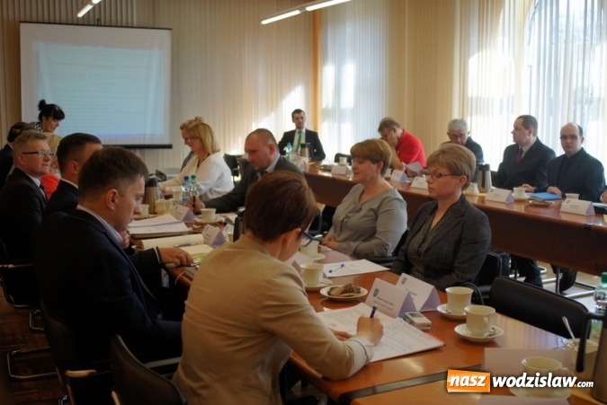 Zdjęcie w galerii na portalu naszwodzislaw.com: Po marcowej sesji Rady Gminy - podjęto uchwały ws. nowej sieci szkół wiadomości z regionu