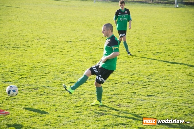 Zdjęcie w galerii na portalu naszwodzislaw.com: B klasa: Starcie rezerw Turzy i Rogowa. Unia lepsza od Przyszłości wiadomości z regionu