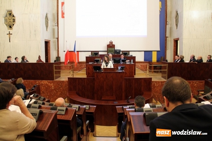Zdjęcie w galerii na portalu naszwodzislaw.com: O planach żeglownego połączenia Dunaju, Odry i Łaby w sali Sejmu Śląskiego wiadomości z regionu