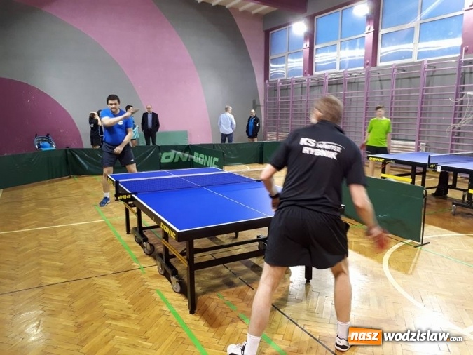 Zdjęcie w galerii na portalu naszwodzislaw.com: To był emocjonujący mecz tenisa stołowego wiadomości z regionu