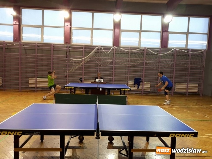Zdjęcie w galerii na portalu naszwodzislaw.com: To był emocjonujący mecz tenisa stołowego wiadomości z regionu