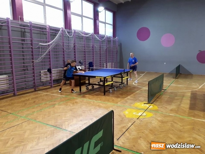 Zdjęcie w galerii na portalu naszwodzislaw.com: To był emocjonujący mecz tenisa stołowego wiadomości z regionu