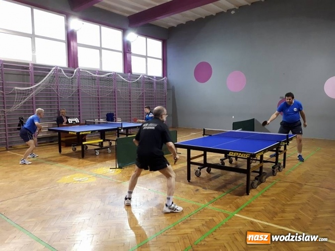 Zdjęcie w galerii na portalu naszwodzislaw.com: To był emocjonujący mecz tenisa stołowego wiadomości z regionu