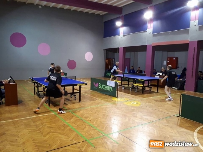 Zdjęcie w galerii na portalu naszwodzislaw.com: To był emocjonujący mecz tenisa stołowego wiadomości z regionu