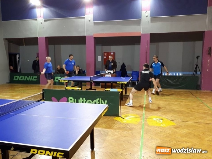 Zdjęcie w galerii na portalu naszwodzislaw.com: To był emocjonujący mecz tenisa stołowego wiadomości z regionu