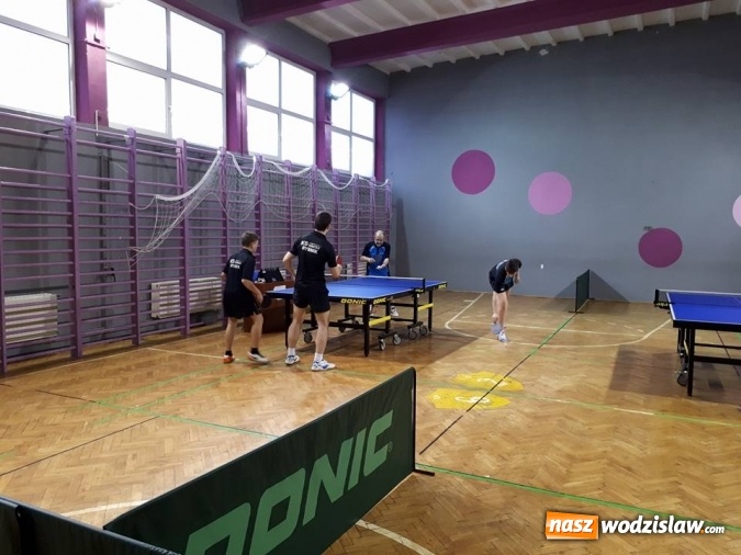 Zdjęcie w galerii na portalu naszwodzislaw.com: To był emocjonujący mecz tenisa stołowego wiadomości z regionu