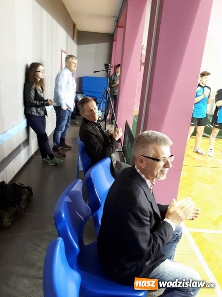 Zdjęcie w galerii na portalu naszwodzislaw.com: To był emocjonujący mecz tenisa stołowego wiadomości z regionu