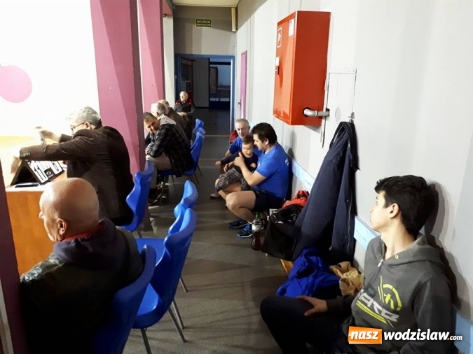 Zdjęcie w galerii na portalu naszwodzislaw.com: To był emocjonujący mecz tenisa stołowego wiadomości z regionu