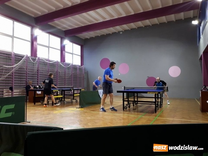 Zdjęcie w galerii na portalu naszwodzislaw.com: To był emocjonujący mecz tenisa stołowego wiadomości z regionu