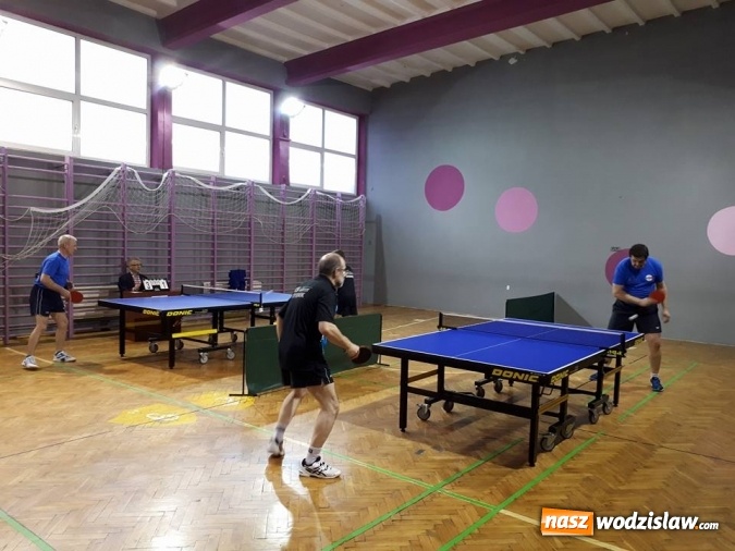 Zdjęcie w galerii na portalu naszwodzislaw.com: To był emocjonujący mecz tenisa stołowego wiadomości z regionu