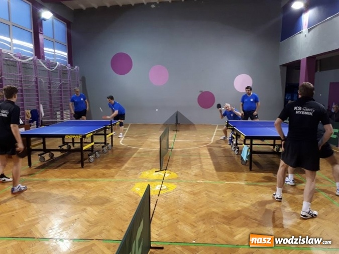 Zdjęcie w galerii na portalu naszwodzislaw.com: To był emocjonujący mecz tenisa stołowego wiadomości z regionu