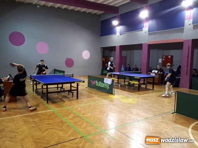 Zdjęcie w galerii na portalu naszwodzislaw.com: To był emocjonujący mecz tenisa stołowego wiadomości z regionu
