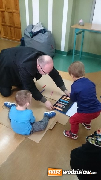 Zdjęcie w galerii na portalu naszwodzislaw.com: Kolorowe skarpetki dla zespołu Downa  wiadomości z regionu