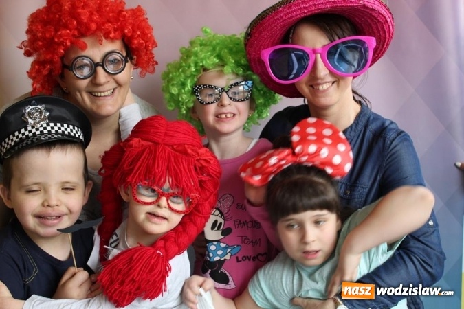 Zdjęcie w galerii na portalu naszwodzislaw.com: Kolorowe skarpetki dla zespołu Downa  wiadomości z regionu