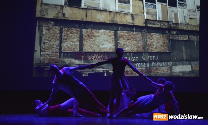 Zdjęcie w galerii na portalu naszwodzislaw.com: Premiera spektaklu Teatru Tańca Memento na scenie WCK wiadomości z regionu