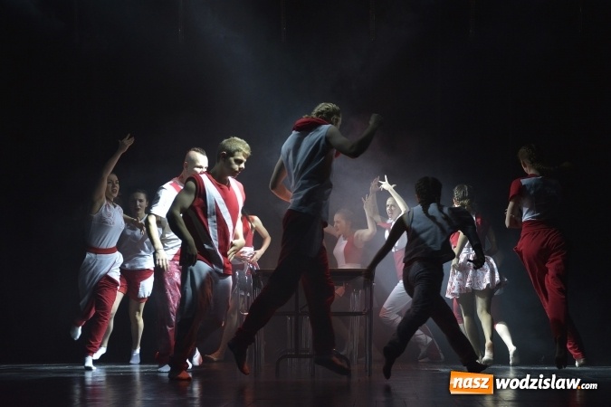 Zdjęcie w galerii na portalu naszwodzislaw.com: Premiera spektaklu Teatru Tańca Memento na scenie WCK wiadomości z regionu