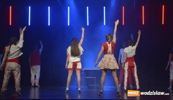 Zdjęcie w galerii na portalu naszwodzislaw.com: Premiera spektaklu Teatru Tańca Memento na scenie WCK wiadomości z regionu