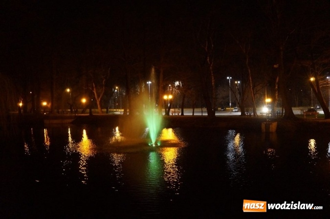 Zdjęcie w galerii na portalu naszwodzislaw.com: Wodzisław: w parkowym stawie zainstalowano fontannę wiadomości z regionu