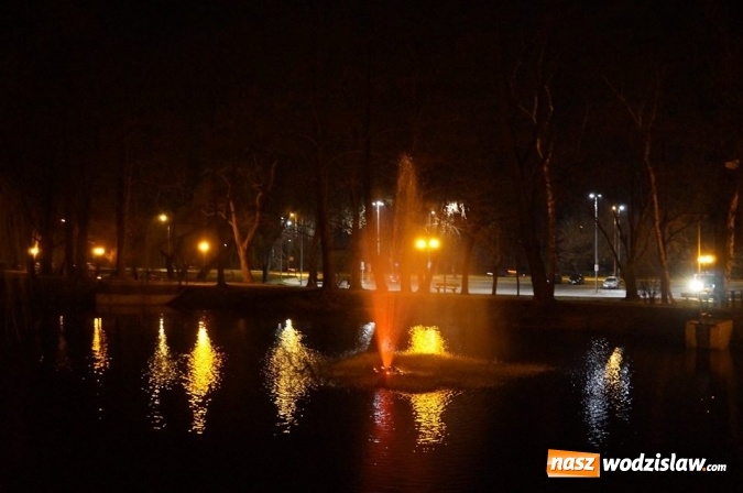 Zdjęcie w galerii na portalu naszwodzislaw.com: Wodzisław: w parkowym stawie zainstalowano fontannę wiadomości z regionu
