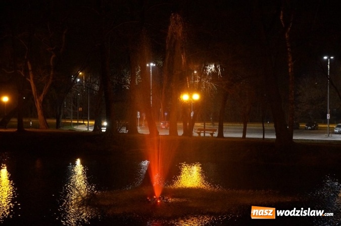 Zdjęcie w galerii na portalu naszwodzislaw.com: Wodzisław: w parkowym stawie zainstalowano fontannę wiadomości z regionu