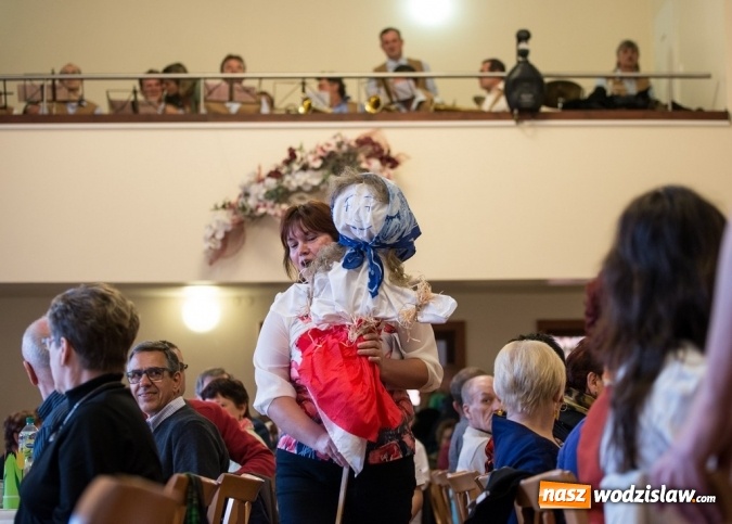 Zdjęcie w galerii na portalu naszwodzislaw.com: Ustawili 22-metrową palmę wielkanocną na festiwalu w partnerskiej gminie Frycovice wiadomości z regionu