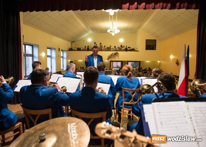 Zdjęcie w galerii na portalu naszwodzislaw.com: Ustawili 22-metrową palmę wielkanocną na festiwalu w partnerskiej gminie Frycovice wiadomości z regionu