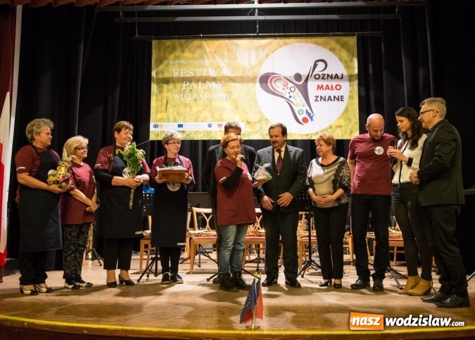 Zdjęcie w galerii na portalu naszwodzislaw.com: Ustawili 22-metrową palmę wielkanocną na festiwalu w partnerskiej gminie Frycovice wiadomości z regionu