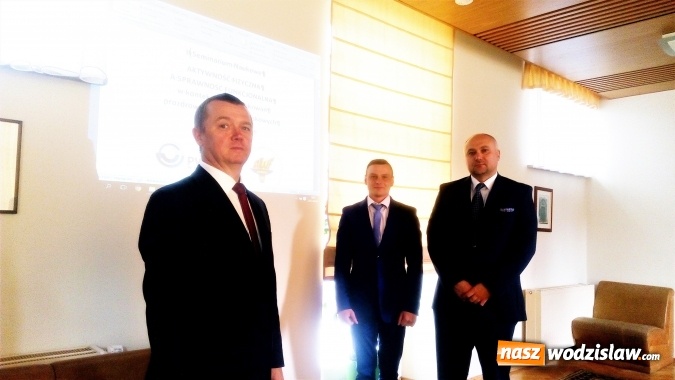 Zdjęcie w galerii na portalu naszwodzislaw.com: Studenci i wykładowcy raciborskiej PWSZ w Rezydencji Prezydenta RP  wiadomości z regionu