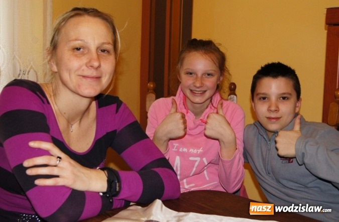 Zdjęcie w galerii na portalu naszwodzislaw.com: I na buty, i na kino - program 500+ zmienia życie rodzin w województwie śląskim wiadomości z regionu
