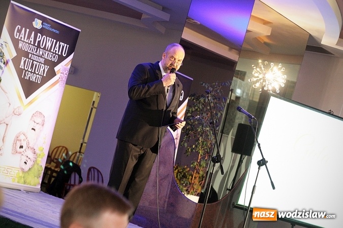 Zdjęcie w galerii na portalu naszwodzislaw.com: Ludzie kultury i sportu nagrodzeni. Uroczysta Gala w hotelu Amadeus wiadomości z regionu
