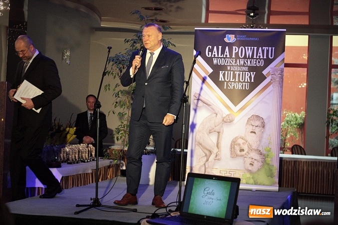 Zdjęcie w galerii na portalu naszwodzislaw.com: Ludzie kultury i sportu nagrodzeni. Uroczysta Gala w hotelu Amadeus wiadomości z regionu