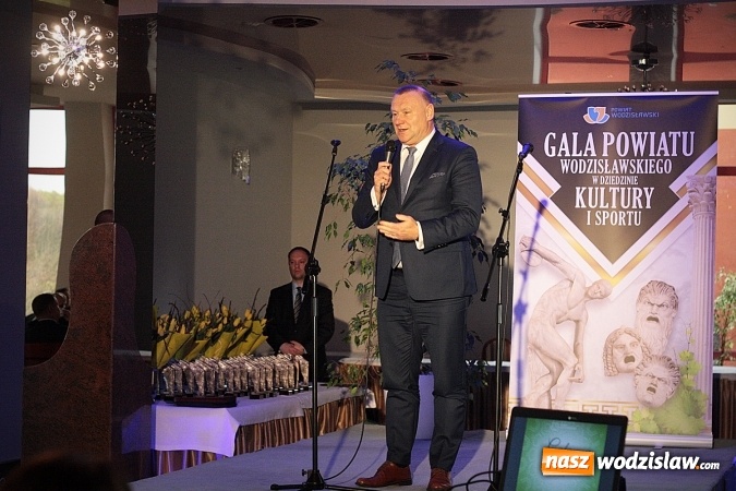 Zdjęcie w galerii na portalu naszwodzislaw.com: Ludzie kultury i sportu nagrodzeni. Uroczysta Gala w hotelu Amadeus wiadomości z regionu