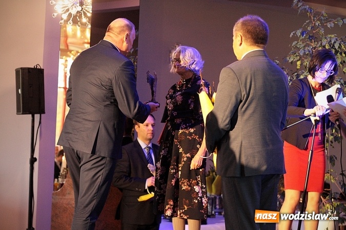 Zdjęcie w galerii na portalu naszwodzislaw.com: Ludzie kultury i sportu nagrodzeni. Uroczysta Gala w hotelu Amadeus wiadomości z regionu