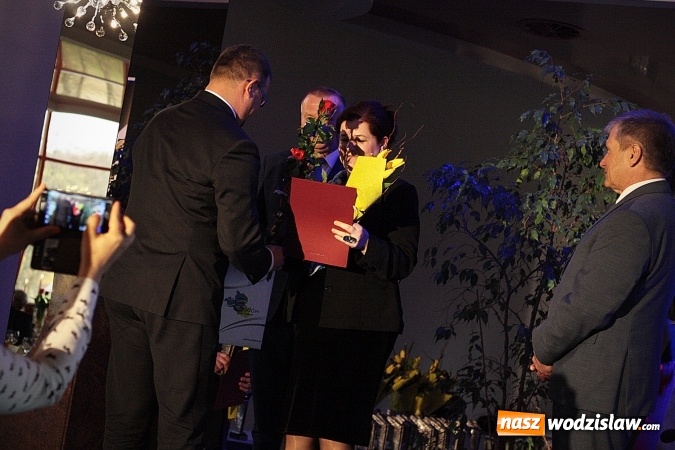 Zdjęcie w galerii na portalu naszwodzislaw.com: Ludzie kultury i sportu nagrodzeni. Uroczysta Gala w hotelu Amadeus wiadomości z regionu