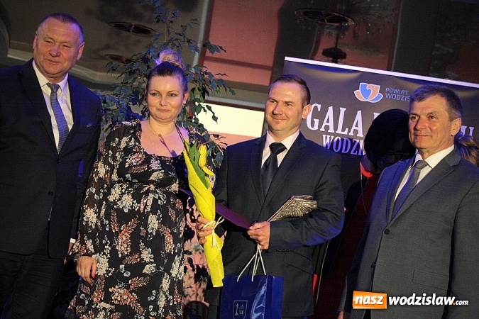 Zdjęcie w galerii na portalu naszwodzislaw.com: Ludzie kultury i sportu nagrodzeni. Uroczysta Gala w hotelu Amadeus wiadomości z regionu