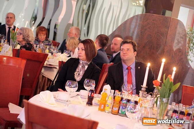 Zdjęcie w galerii na portalu naszwodzislaw.com: Ludzie kultury i sportu nagrodzeni. Uroczysta Gala w hotelu Amadeus wiadomości z regionu