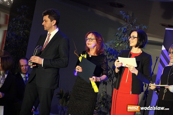 Zdjęcie w galerii na portalu naszwodzislaw.com: Ludzie kultury i sportu nagrodzeni. Uroczysta Gala w hotelu Amadeus wiadomości z regionu