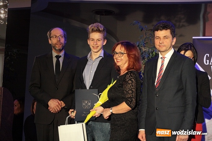 Zdjęcie w galerii na portalu naszwodzislaw.com: Ludzie kultury i sportu nagrodzeni. Uroczysta Gala w hotelu Amadeus wiadomości z regionu